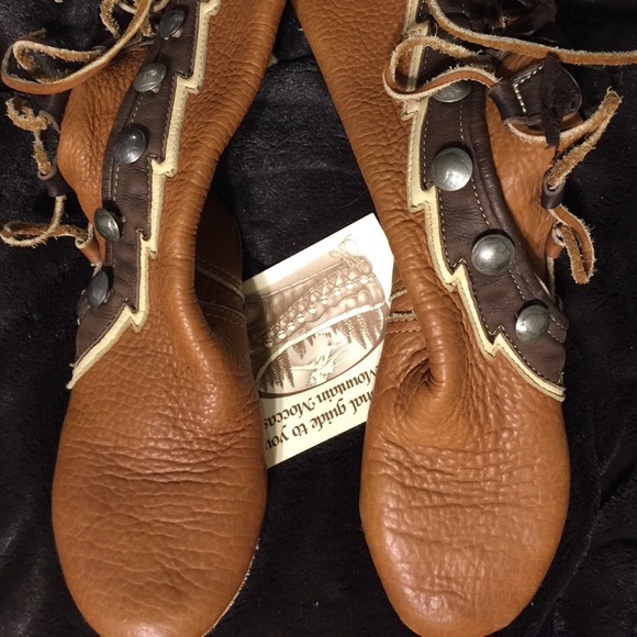Bald Mountain Moccasins handmade one of a kind w Indian head nickel buttons - Picture 10 of 16